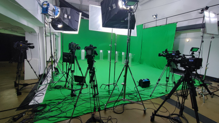 IMG_20231005_163637-sm Studio green screen